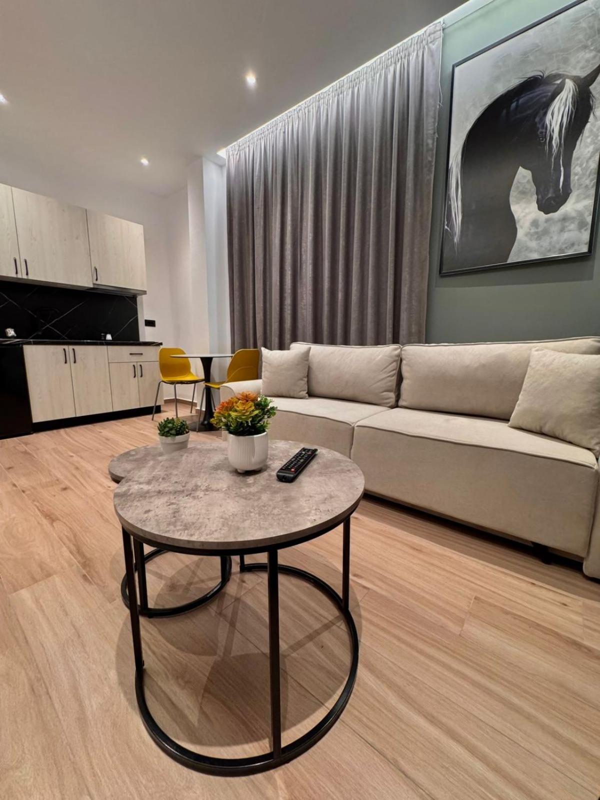 Anil Luxury Golem (Tirana)