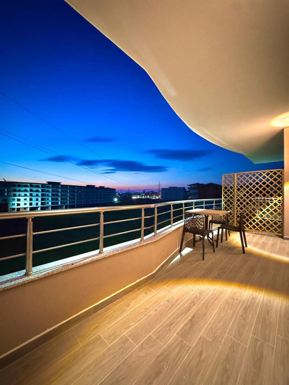Anil Luxury * Golem (Tirana)